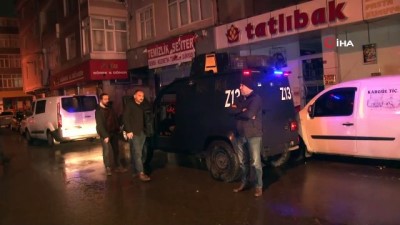  Sultanbeyli'de ATM'leri ateşe verdiler. 