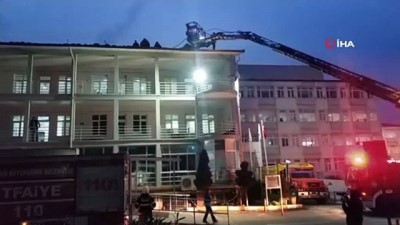  Hastane çatısında korkutan yangın