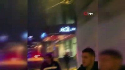 yangin tupu -  Beyoğlu’nda 5 katlı bina alev alev yandı  Videosu