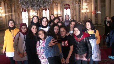  Dolmabahçe Sarayı'nda 'Müzede Selfie Günü' etkinliği