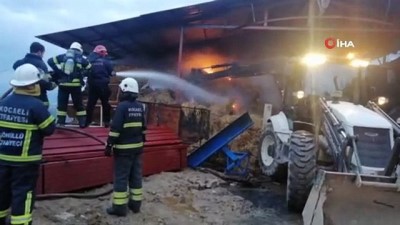  Çiftlikte çıkan yangında 12 ton saman balyası küle döndü