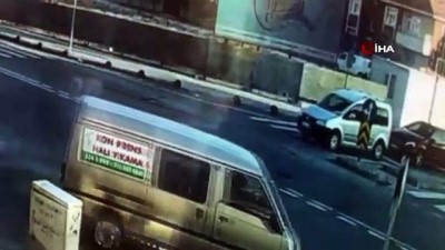 olumlu -  Seyir halindeki araca çarpıp devrilen otomobil kamerada  Videosu