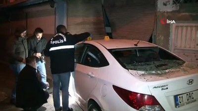  Aracında silahlı saldırıya uğrayan şahıs bir iş yerine çarparak durabildi 
