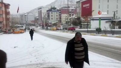  Darende’de kar etkili oluyor 