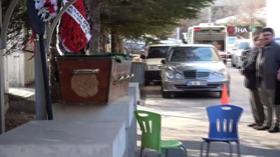  Geri manevra yapan kamyonun ezdiği kadın son yolculuğuna uğurlandı