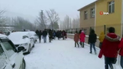  Kar yağışı ilçeyi beyaza bürüdü