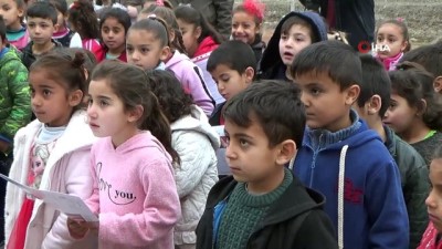  Köy okulu öğrencilerine karne sürprizi 