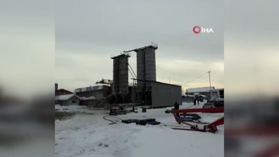 cimento fabrikasi -  - Çimento fabrikasının silosu aracının üzerine devrilen kişi şok yaşadı  Videosu