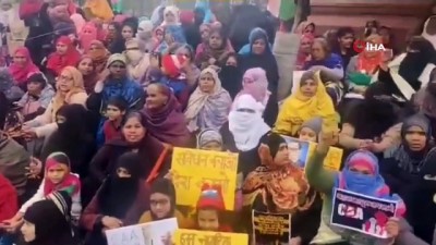 azinliklar -  - Hindistan’da Binlerce Kadın Sokaklara Döküldü Videosu