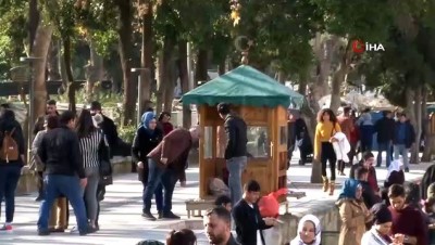 eziler -  Mimarlık mesleğini bırakıp otostopla dünyayı geziyor  Videosu