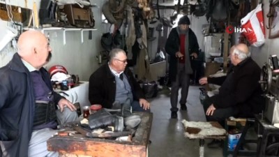 ekmek teknesi -  60 yıllık ayakkabı tamircisi mesleğine çırak bulamıyor  Videosu