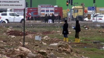  Yol kenarındaki arsada bomba bulundu 