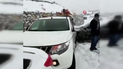  Buz pistine dönen yolda 20’ye yakın araç birbirine girdi 