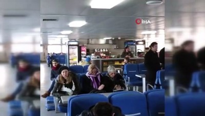 feribot seferleri -  İçinde ambulans olan feribot fırtına nedeniyle geri döndü  Videosu