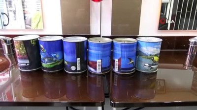  Kedinin dilinin kesildiğini görünce jiletleri geri dönüşüme kazandırmaya başladı 