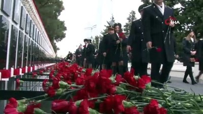 askeri kisla -  - Azerbaycan, 20 Ocak şehitlerini 30. yıl dönümünde resmi törenle andı
- Tarihe 'Kanlı Ocak' olarak geçmişti  Videosu