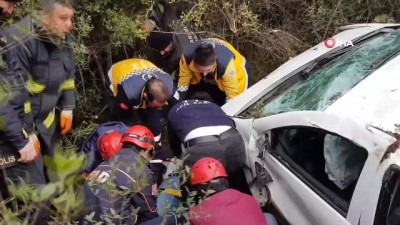  Otomobille 100 metreden kanyona uçtu 