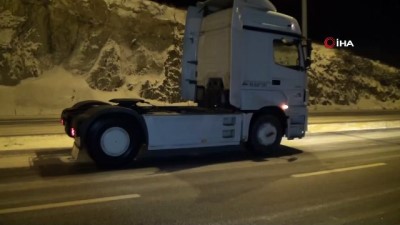  - Yozgat’ta yollar buz pistine döndü sürücüler zor anlar yaşadı