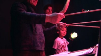 turan genc -  700 yıllık gölge oyunu beyaz perdede binlerce çocukla buluşuyor  Videosu