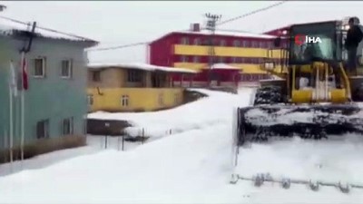 devlet hastanesi -  Kar yolları kapattı, doğum sancısı çeken kadını sağlık ekipleri kurtarıldı  Videosu