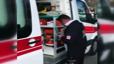  Kontrolden çıkan otomobil, otobüs durağına daldı 