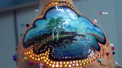resim sanati -  Vanlı ressam su kabağını süsleyerek gece lambasına dönüştürüyor  Videosu