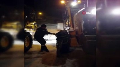  Yolu kapanan köydeki hasta için seferber oldular