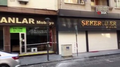  Manisa'daki deprem sonrası binalarda çatlaklar oluştu 