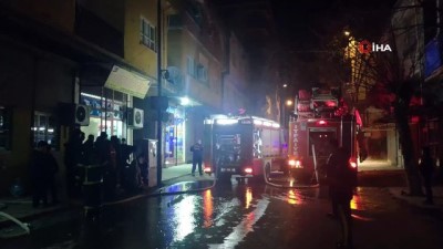  Şarjda unutulan telefon evi kül etti