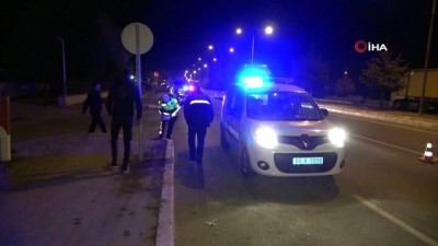 otobus firmasi -  Uşak’ta yolcu otobüsü kaza yaptı: 3’ü ağır 13 yaralı  Videosu