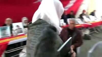 teror orgutu -  HDP önünde evlat nöbeti tutan ailelerin sayısı 73'e yükseldi  Videosu