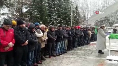  Kartopu oynarken kafasına düşen taşla ölen Metehan son yolculuğuna uğurlandı