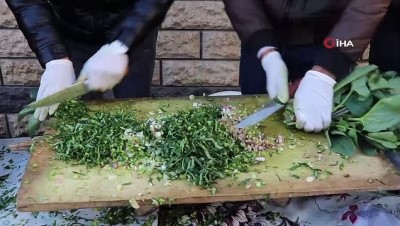 sonbahar -  Sokakta bardak bardak tirşik çorbası içiyorlar  Videosu