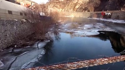  Türkiye’nin en hızlı akan nehri olan Çoruh buz tuttu 