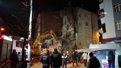  Elazığ'da 2 bina daha çöktü 
