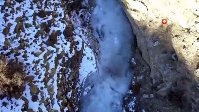  Erzurum’da buz şelalesinde nefes kesen tırmanış