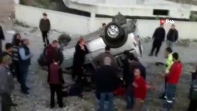  Hafif ticari araç takla attı 4 yaralı