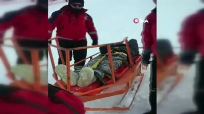  Düşerek yaralanan kayakçı hastaneye kaldırıldı 