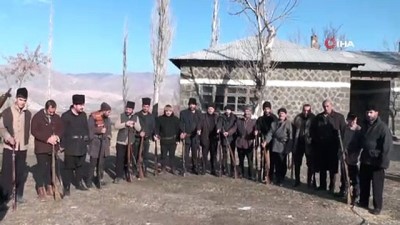 koordinat -  Oltu İslam Şura Hükümetinin belgeseli çekiliyor  Videosu