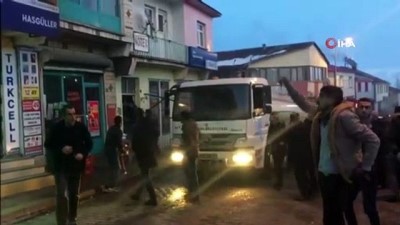  Karlıova’da iş yerinin çatısı yandı