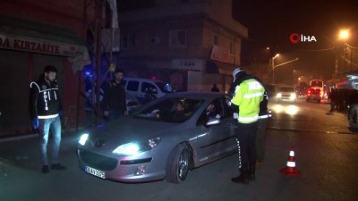 dedektor kopek -  Polislerden terör uygulaması Videosu