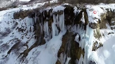 yazla -  Şelale buz tuttu, kartpostallık görüntüler ortaya çıktı  Videosu