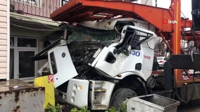  Sürücüsüz TIR eve böyle girdi 