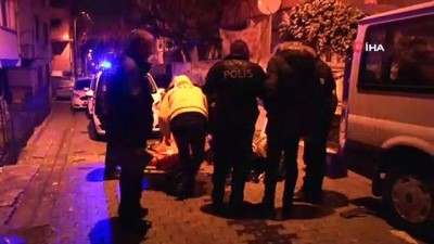 bicakli kavga -  Yabancı uyruklu iki grup arasında çıkan bıçaklı kavgada 3 kişi yaralandı  Videosu