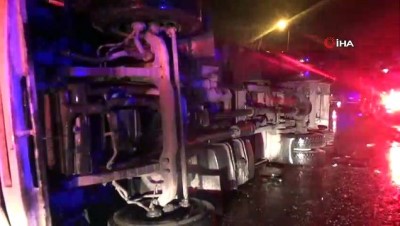  Yoldan çıkıp devrilen kamyonun sürücüsü hastaneye kaldırıldı 