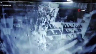 aski -  Elazığ'da meydana gelen 6.8 şiddetindeki depremle ilgili yeni güvenlik kamera görüntüleri ortaya çıktı  Videosu