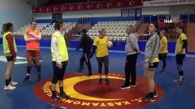 ceyrek final - Kastamonu Belediyespor, DVSC Schaeffler maçı hazırlıklarına başladı  Videosu