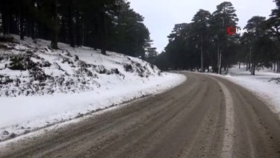  Kazdağları’nda kar yağışı etkili oluyor
