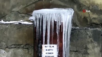buz sarkitlari -  Yüksekova’da buz sarkıtları bir metreyi geçti Videosu