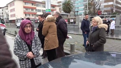  Akan trafikte bir anda yola giren genç kadına otomobil çarptı 
